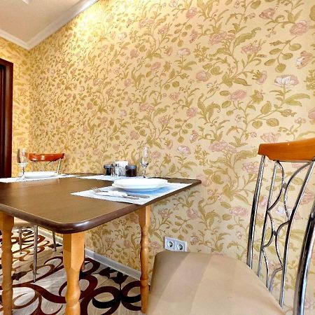 Apartpoltava Двокімнатні Апартаменти, До 6 Спальних Місць, Кутова Ванна, Корпусний Парк, Документи Для Відрядження Esterno foto