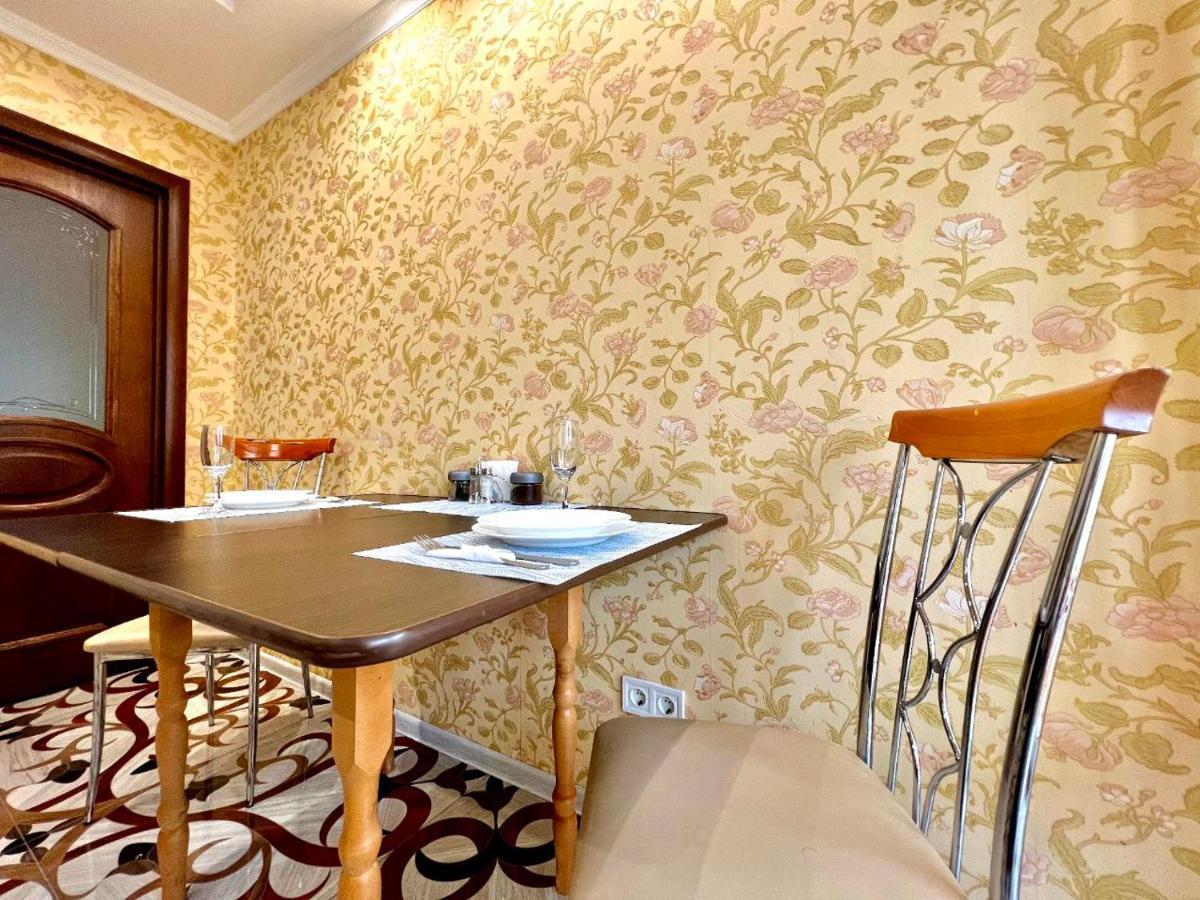 Apartpoltava Двокімнатні Апартаменти, До 6 Спальних Місць, Кутова Ванна, Корпусний Парк, Документи Для Відрядження Esterno foto
