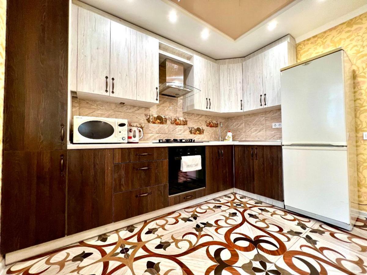 Apartpoltava Двокімнатні Апартаменти, До 6 Спальних Місць, Кутова Ванна, Корпусний Парк, Документи Для Відрядження Esterno foto