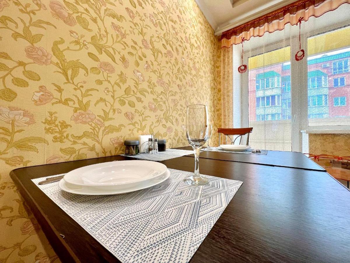 Apartpoltava Двокімнатні Апартаменти, До 6 Спальних Місць, Кутова Ванна, Корпусний Парк, Документи Для Відрядження Esterno foto